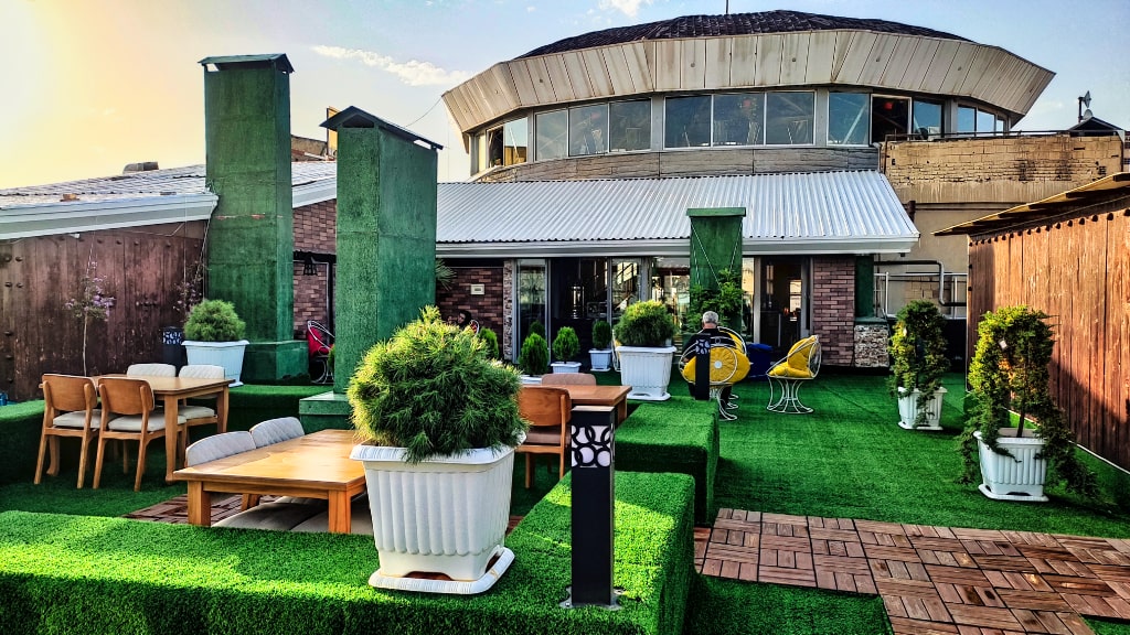 طراحی و اجرای فضای سبز رستوران گردان آفتاب ارومیه